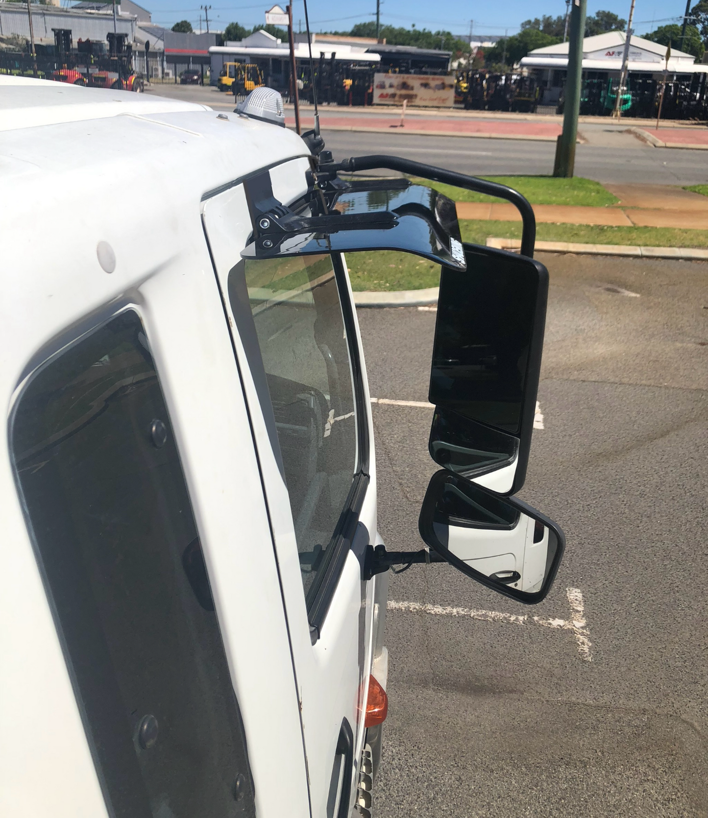 MITSUBISHI - Drivers side sun visor